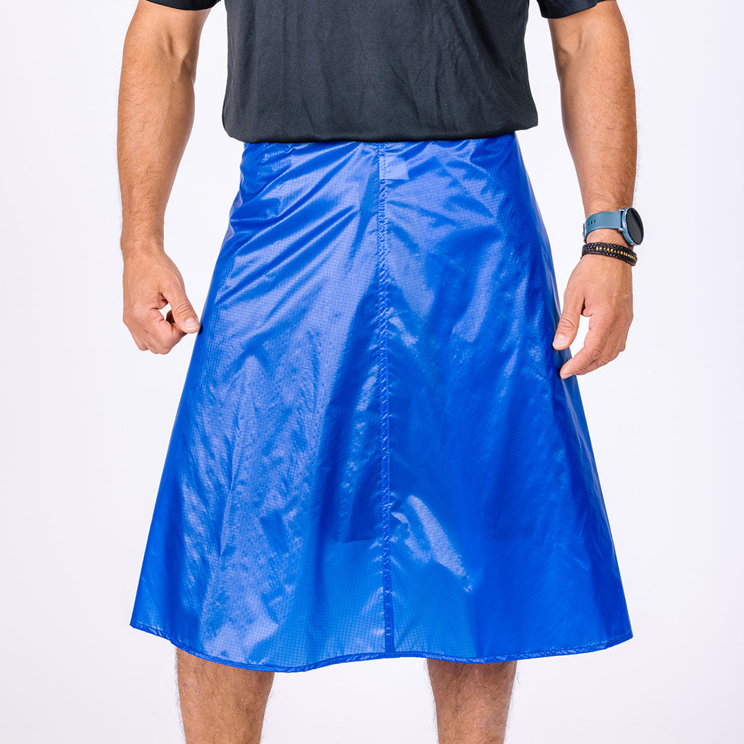 Long waterproof rain kilt for men in blue.